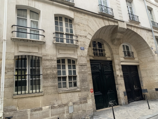 facade de l'immeuble.jpg